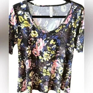 Lularoe‎ size medium perfect tee. EUC. This was mine from my own closet.EUC